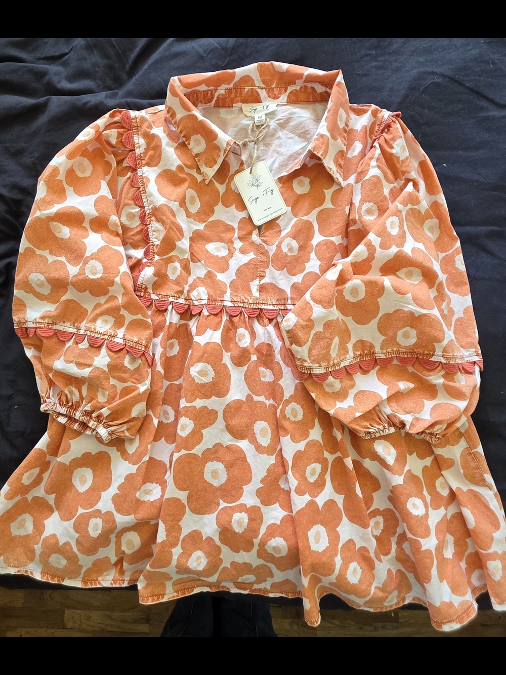 BNWT Sage + Fig Stunning Floral Puffed Sleeve Top